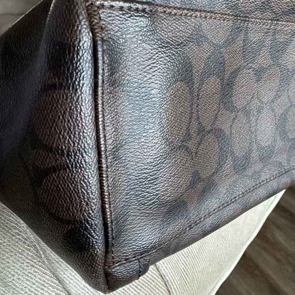 Coach Signature Purse- beautiful & great price!! - Picture 8 of 15